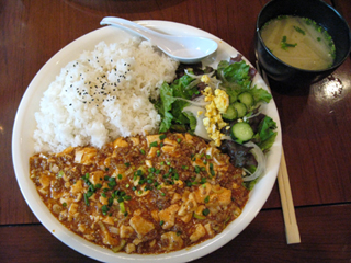 恵比寿「にんにくや」でグリーンカレーを食す!
