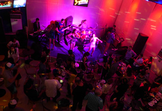 �饤�֥ϥ�����STRUMM'S�פǤ��ڥѡ��ƥ��� ���ե���ԥ󡦥ޥ˥�