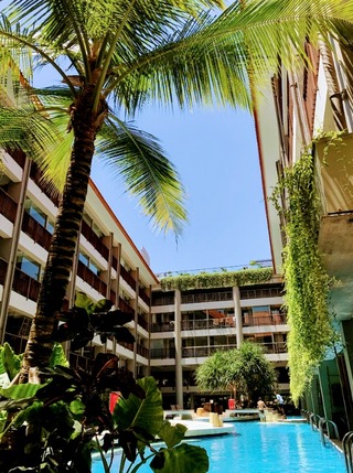 19���ܤ�Bali @�ե��� �ݥ���� �Х� ������ȥ� �Х� ������Four Points by Sheraton Bali Kuta��