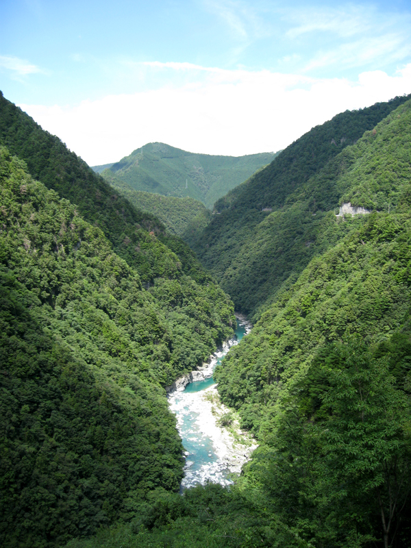 日本三大秘境の景観を楽しめる名湯「ホテル祖谷温泉」
