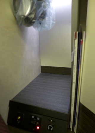 ����Ǥ��ν鵢�� - ���ܹҶ���JL726����--SKY SUITE 777(��������������777)�פΥӥ��ͥ����饹