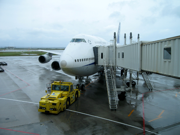 ANA 126便 沖縄那覇空港