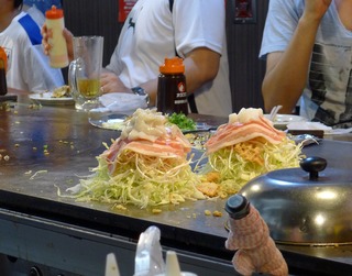 お好み物語駅前ひろば「電光石火」と「きゃべつ」 @広島