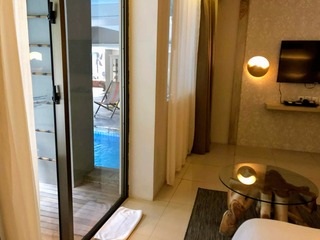 19���ܤ�Bali @�ե��� �ݥ���� �Х� ������ȥ� �Х� ������Four Points by Sheraton Bali Kuta��