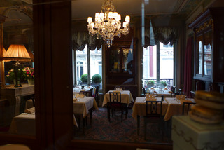 �ե�󥹲ۻҤ�Ϸ�ޡ�Laduree Champs Elysees�� ���ѥꡦ����󥼥ꥼŹ