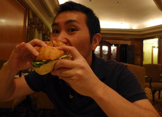 ��åĥ�����ȥ�Ρ֥������ӡ��饦�󥸡פ������µ��С������򿩤��� ���ޥ졼��������������ס���