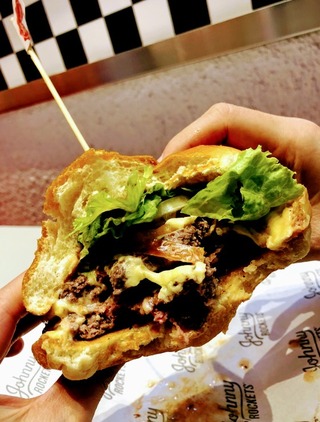 ハンバーガー「ジョニー・ロケッツ」 @ジャカルタ