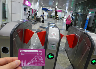 �����ܤΥ�������ס���--KLM�������Ҷ��֣ˣ̣�����������