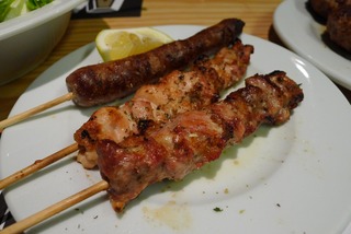 ��MEATROPOLEOS 3�פǥ��ꥷ����������򿩤��� �����ƥ͡����󥿥��޹���