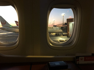 ������Ǥ�壵���ܤε��� --���ܹҶ��֣ʣ̣���������--SKY SUITE 777(��������������777)�פΥե������ȥ��饹