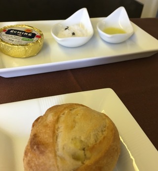 ジャカルタ赴任後17度目の帰国 --日本航空「JL725」便--SKY SUITE 777(スカイスイート777)」