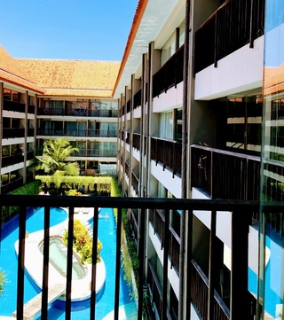 19���ܤ�Bali @�ե��� �ݥ���� �Х� ������ȥ� �Х� ������Four Points by Sheraton Bali Kuta��