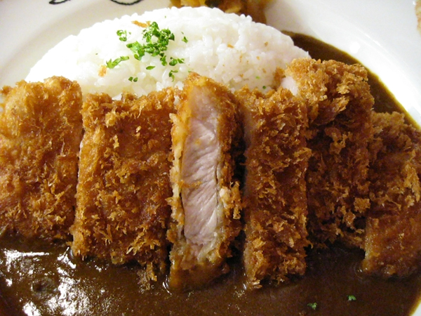 羽田空港のART BRASSERIE (アーツブラッセリー)にてカツカレーを食す!