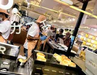 日本式パンケーキ・チーズタルト・ケーキ・パン戦争 @ジャカルタ
