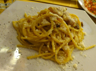 カルボナーラ発祥の店でカルボナーラを食す「La Carbonara」 @イタリア・ローマ