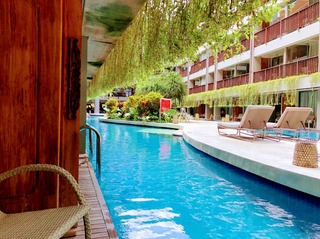 19���ܤ�Bali @�ե��� �ݥ���� �Х� ������ȥ� �Х� ������Four Points by Sheraton Bali Kuta��