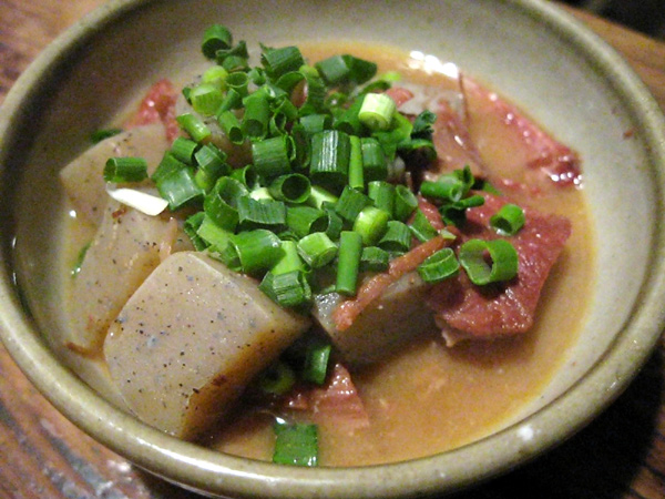 たん焼 忍(しのぶ)の「どて煮」「「どてに」」