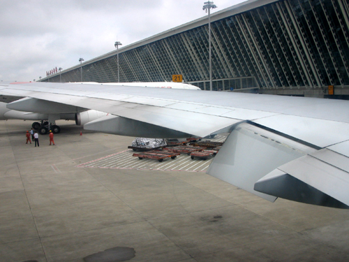 上海の浦東国際空港に到着「意外と先進国!」