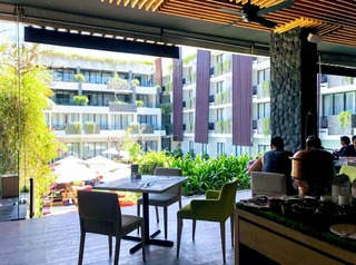 フォー ポイント バイ シェラトン バリ スミニャック(Four Points by Sheraton Bali, Seminyak)