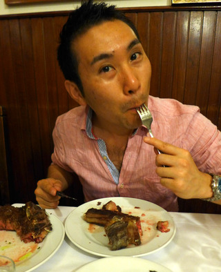 フィレンツェ名物のビステッカ・アッラ・フィオレンティーナを食す「イル・ラティーニ (il Latini)」 @イタリア・フィレンツェ