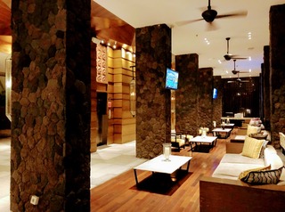 フォー ポイント バイ シェラトン バリ スミニャック(Four Points by Sheraton Bali, Seminyak)