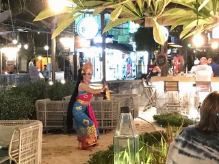 19���ܤ�Bali @�ե��� �ݥ���� �Х� ������ȥ� �Х� ������Four Points by Sheraton Bali Kuta��