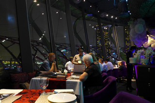 スーパーツリーの最上階のレストラン・バー「SuperTree by IndoChine」 @シンガポール・ガーデンズ・バイ・ザ・ベイ