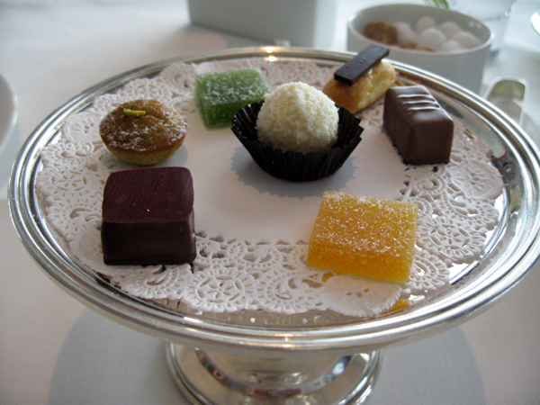 マンダリンオリエンタルホテル東京の「Signature French Inspired Dining」でフレンチランチを食す!