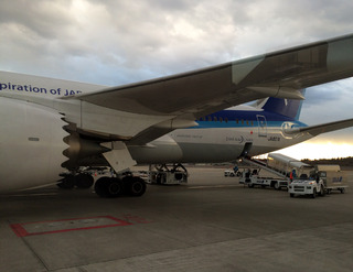 ������Ǥ�売���ܤε��� - �������֣Σȣ���������--ANA BUSINESS CRADLE(787����)�פΥӥ��ͥ����饹