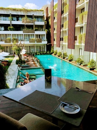 フォー ポイント バイ シェラトン バリ スミニャック(Four Points by Sheraton Bali, Seminyak)