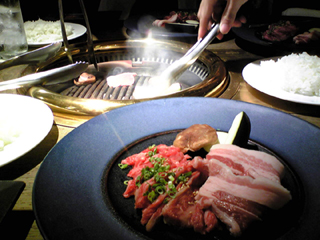 東京恵比寿、肉卸問屋が運営する鉄板焼き「MAESUTORO OGAWA」
