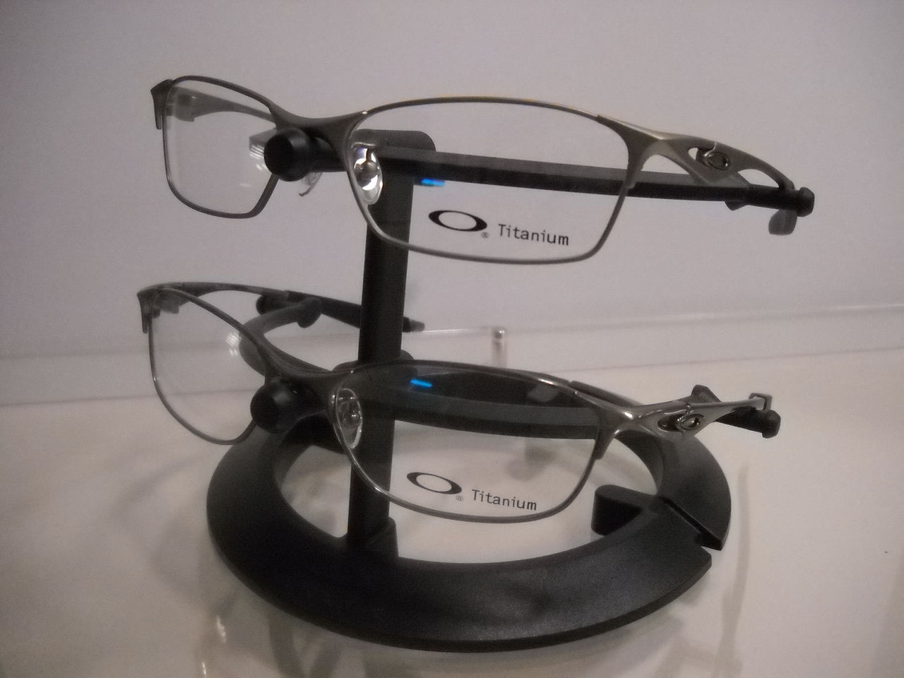 OAKLEY 名作メガネフレーム再入荷 : キクヤメガネ サンロード店