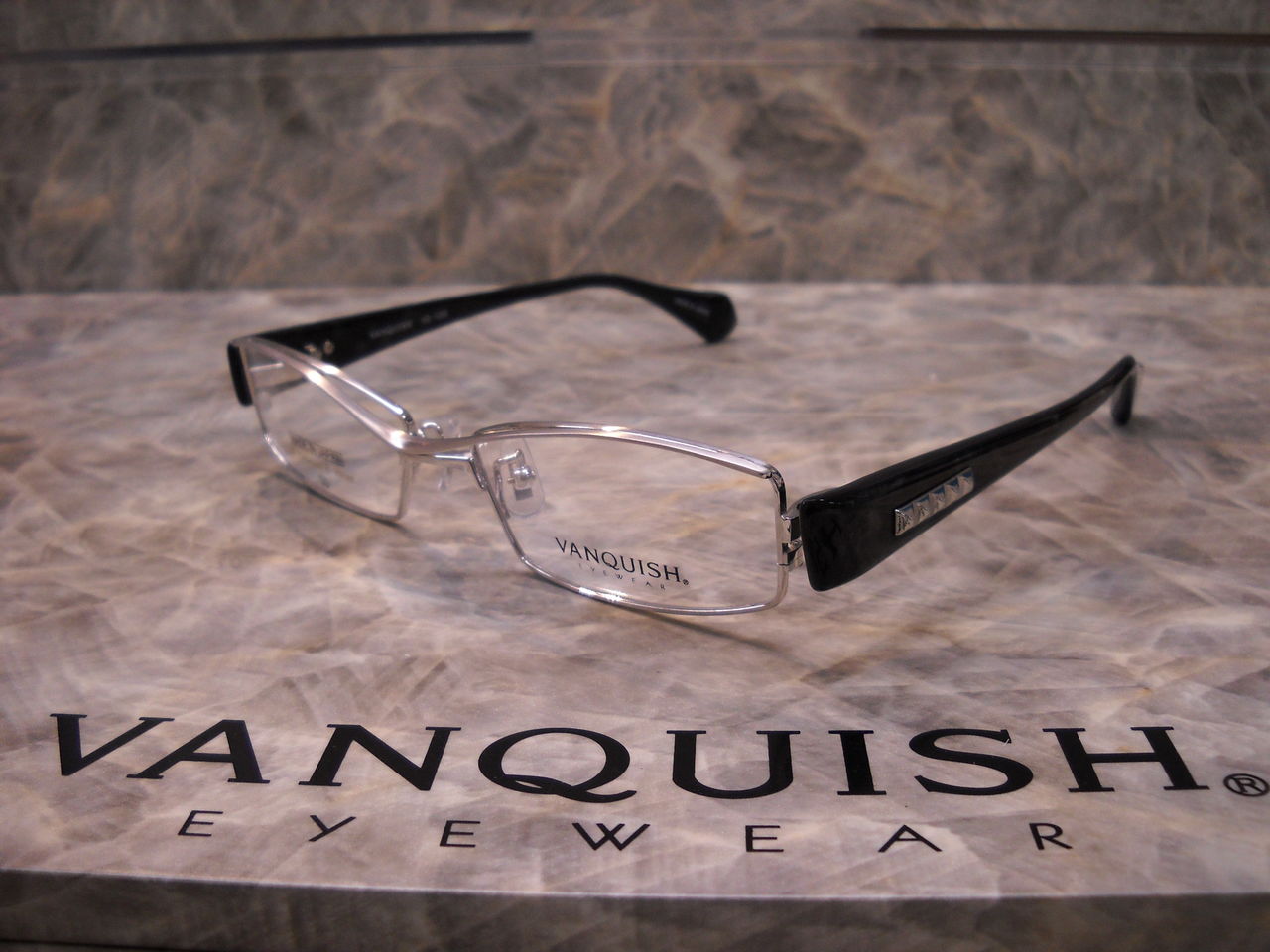 【非売品】成宮寛貴 メガネ Vanquish EYEWEAR パネル pop 非売品】成宮寛貴 Vanquish EYEWEAR メガネ パネル pop