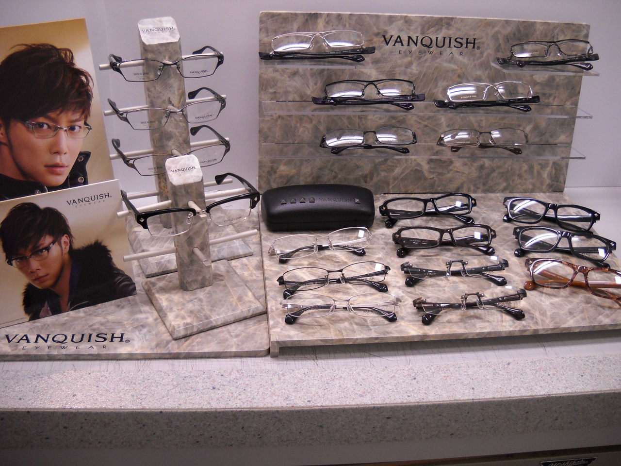 【非売品】成宮寛貴 Vanquish EYEWEAR メガネ パネル pop 非売品】成宮寛貴 メガネ Vanquish EYEWEAR パネル pop Amazon