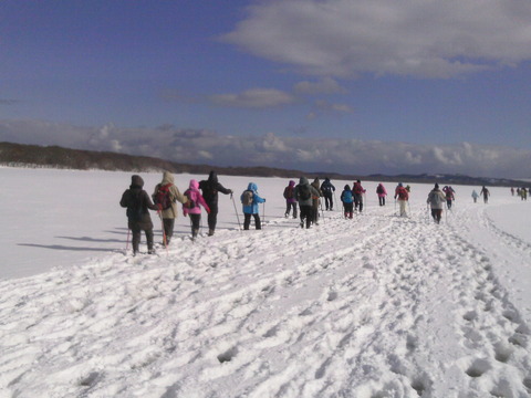 参加者は老若男女取り交ぜて