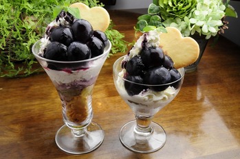 ぶどうパフェ・ミニぶどうパフェ