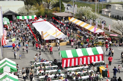 お祭りまんじゅう行列