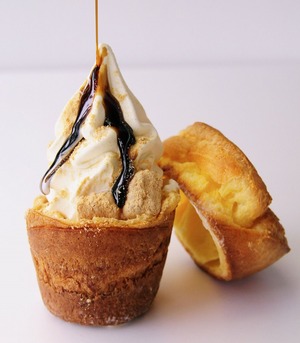 桔梗信玄餅ポップオーバーソフトクリーム黒蜜味