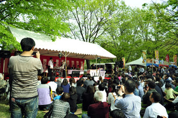 カラオケ大会会場