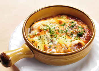 とろ～り牛ほほ肉のトマト煮のグラタン