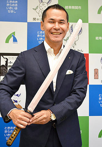 朗報 世界一硬いアイス あずきバー 遂に日本刀の材質になる つー速