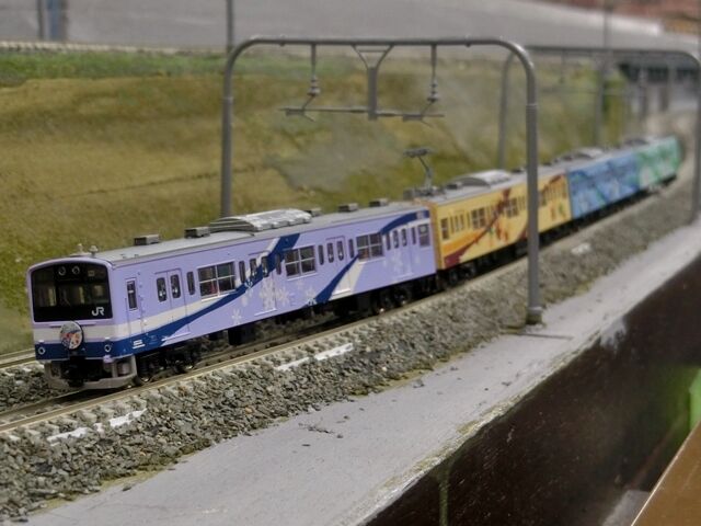 【超歓迎】 鉄道コレクション 201系｢四季彩｣(旧塗装) : 横浜西部急行の 鉄道模型