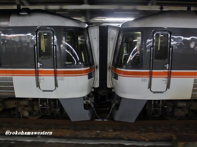 キハ85系気動車 普通車・グリーン車 テーブル