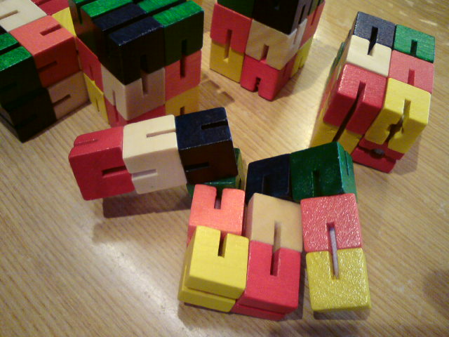 カチャカチャ遊ぼ『スティック四角』イタリア・レシオ社 : 木の