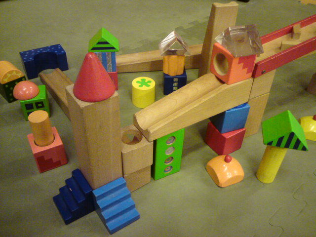 Haba積み木ファンタジーを組み立てクーゲルバーンに加えてみました O O 木のおもちゃで楽しい子育て