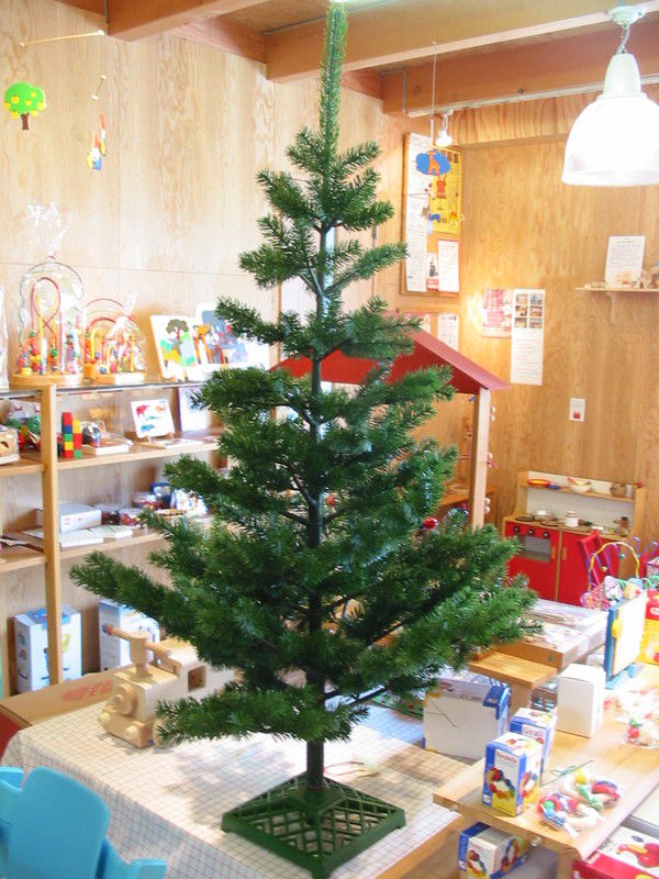 ドイツ製クリスマスツリー、再生産のお知らせ⇒終了。タイ製に切り替え