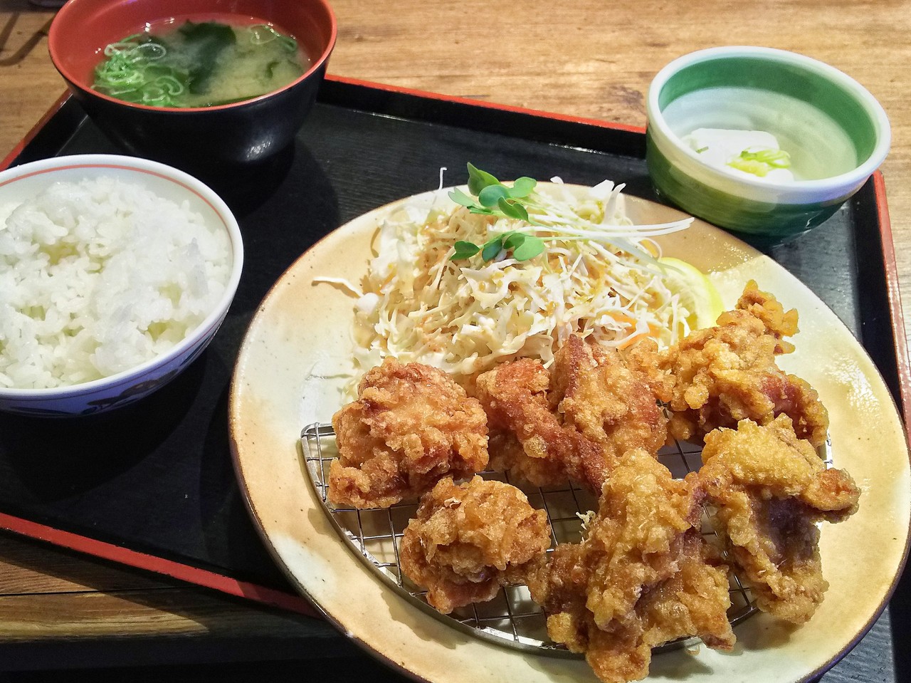 街かど屋 唐揚げ定食 何気にやや貧乏なオレの食事とか 街かど屋 唐揚げ定食 何気にやや貧乏なオレの食事とか