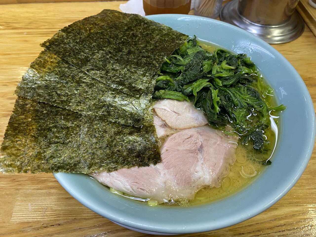 横浜家系らーめん 秀吉家 5回目 麺一杯 横浜家系らーめん 秀吉家 5回目 麺一杯