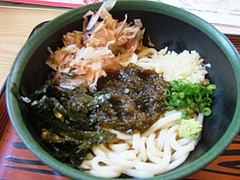 うどんのうちだ屋の冷やしもずくそば・うどん580円