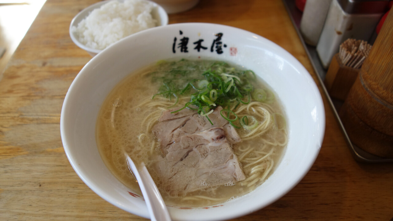 博多おんな節 福岡 1杯350円 地元の激安ラーメンチェーン 博多ラーメン 唐木屋 七隈店